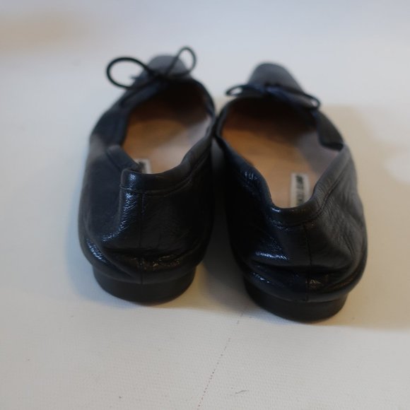 WOMENS MANOLO BLAHNIK NAVY BLUE BOW LEATHER FLATS 37 US/7 * - Picture 6 of 10